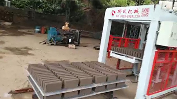 液壓磚機生產泥巴磚